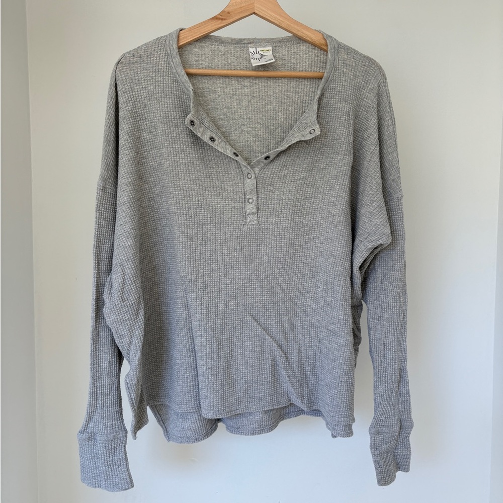 Aerie Grey Thermal Shirt Size Medium